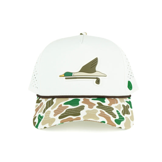 Duck rope hat in white with camo bill, 5-panel, front view | White/Camo / 5 Panel
