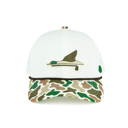 Duck rope hat in white with camo bill, 6-panel, front view | White/Camo / 6 Panel
